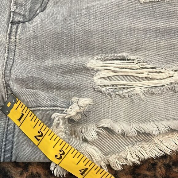 Joe’s Jeans Gabrielle Gray Factory Distressed Ripped Holes Denim Cut Off Shorts - Picture 7 of 12